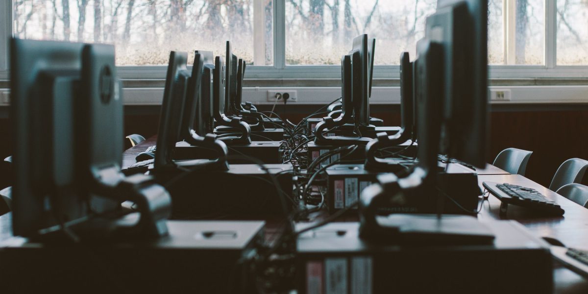 What AI Detector Do Colleges Use? Tools, Accuracy, & Policy Guide